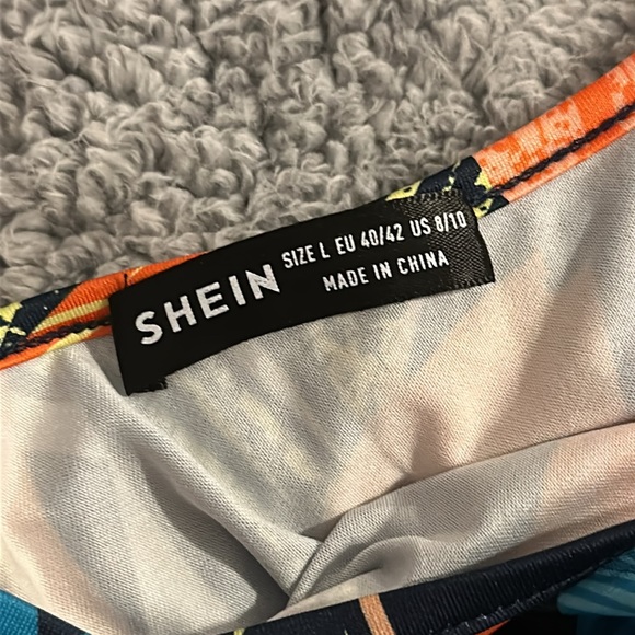 Shein Dress - Picture 3 of 4